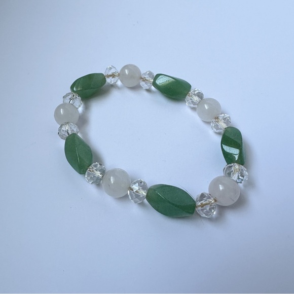 Vintage Semi-Precious Bead Green Chalcedony Rock Crystal Quartz Stretch Bracelet - Picture 1 of 8
